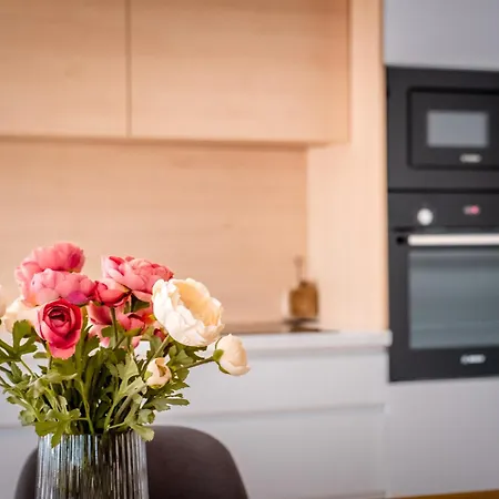 Nivy Weekend Free Parking -1 Min To Nivy Mall And Bus Station Apartmán Bratislava