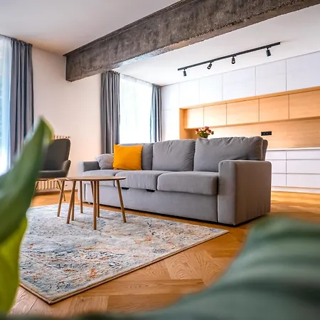 Nivy Weekend Free Parking -1 Min To Nivy Mall And Bus Station Apartmán *
