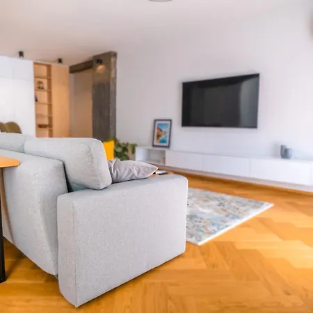 Apartmán Nivy Weekend Free Parking -1 Min To Nivy Mall And Bus Station *